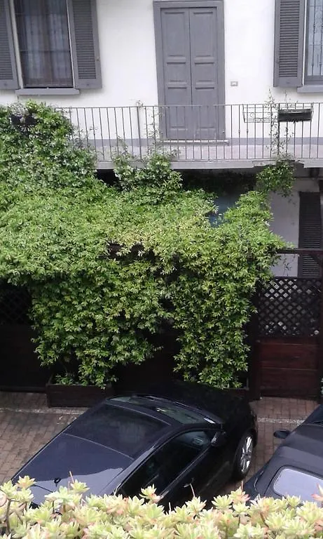 Apartment Appartamento Via Comune Antico Milan
